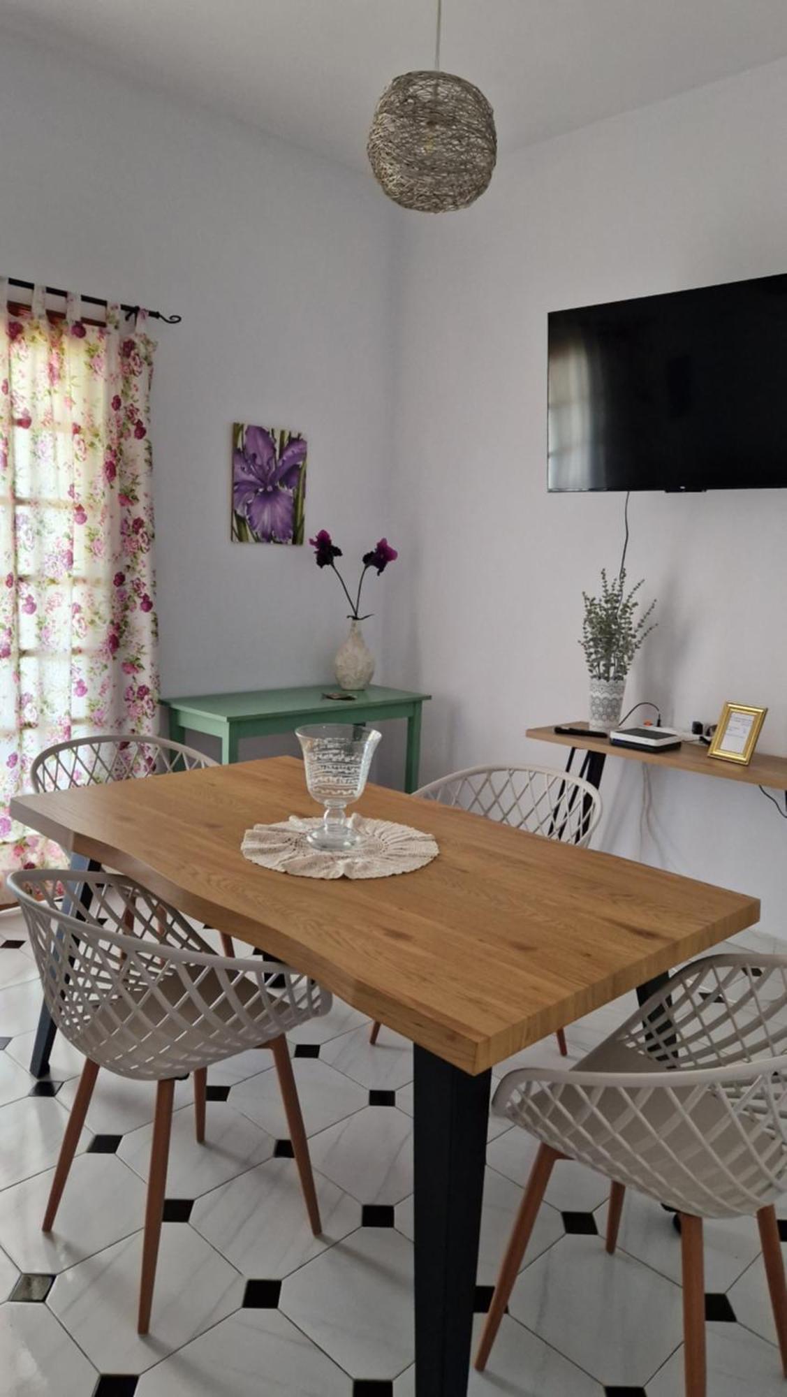 Casas Hoya Limpia- Solo Adultos *